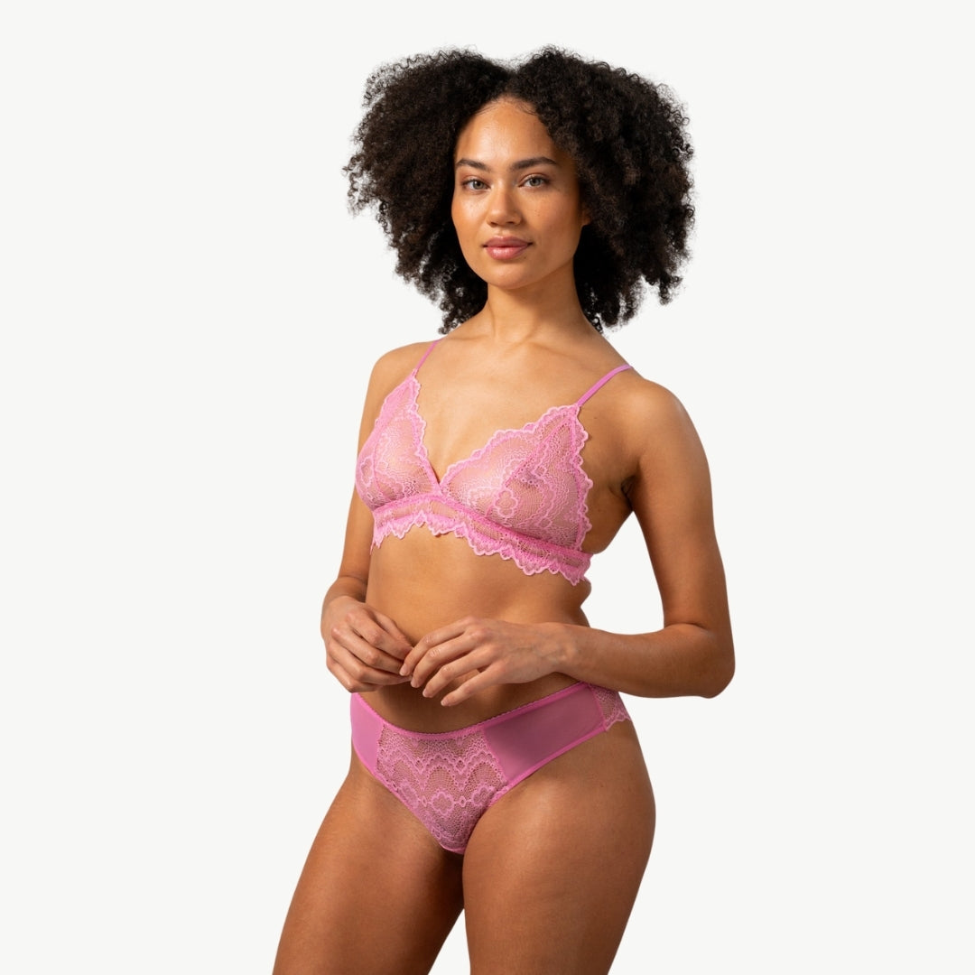 Brassière triangulaire en dentelle « Understatement »